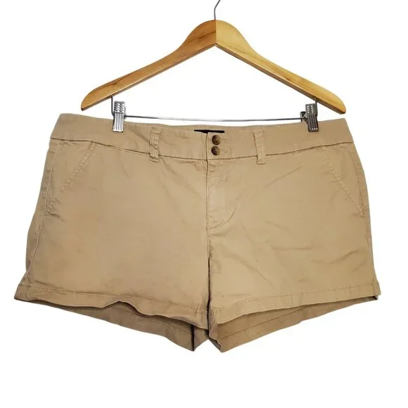 American Eagle Outfitters Women's Khaki Stretch Shorts With Button & Zip Closure - Picture 1 of 7
